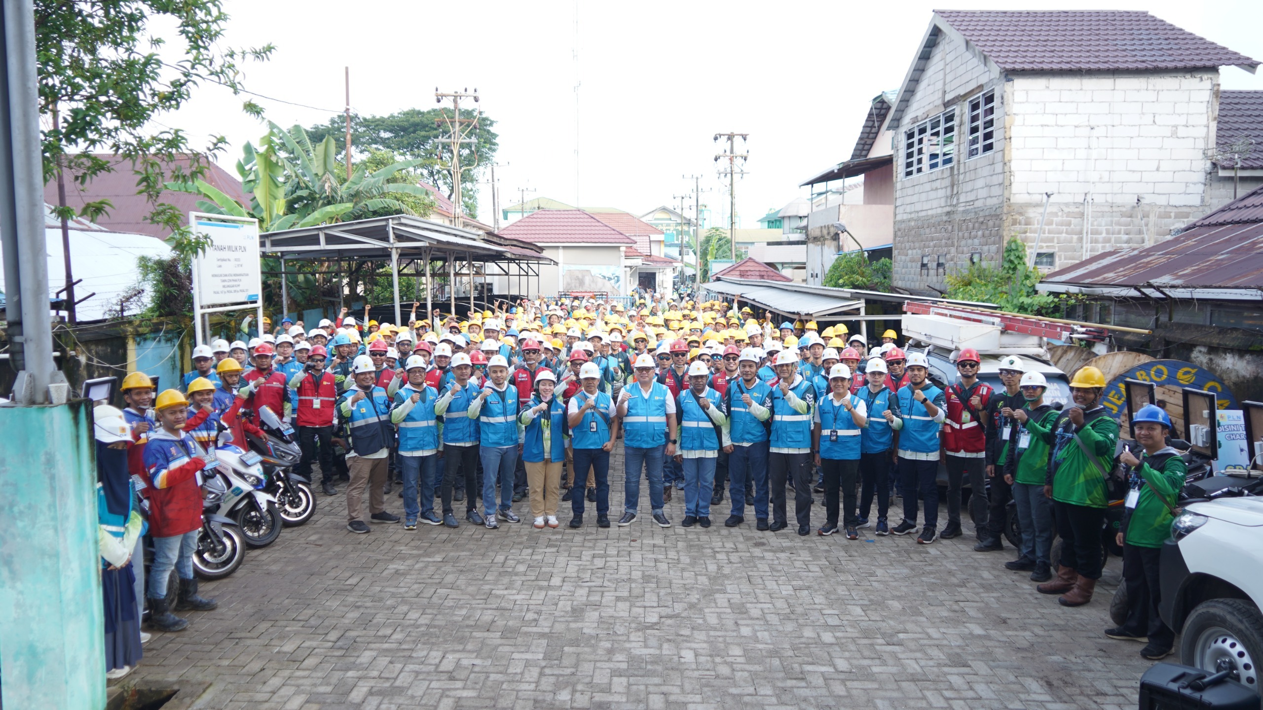 PLN Kalselteng Sukses Kawal Listrik Momen 5 Rajab di Sekumpul