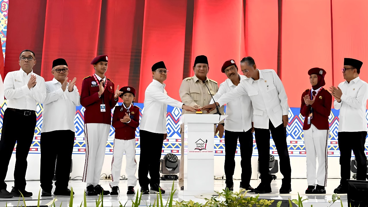 Di Balik Suksesnya Peresmian Sekolah Rakyat, Ada Petugas PLN yang Siaga