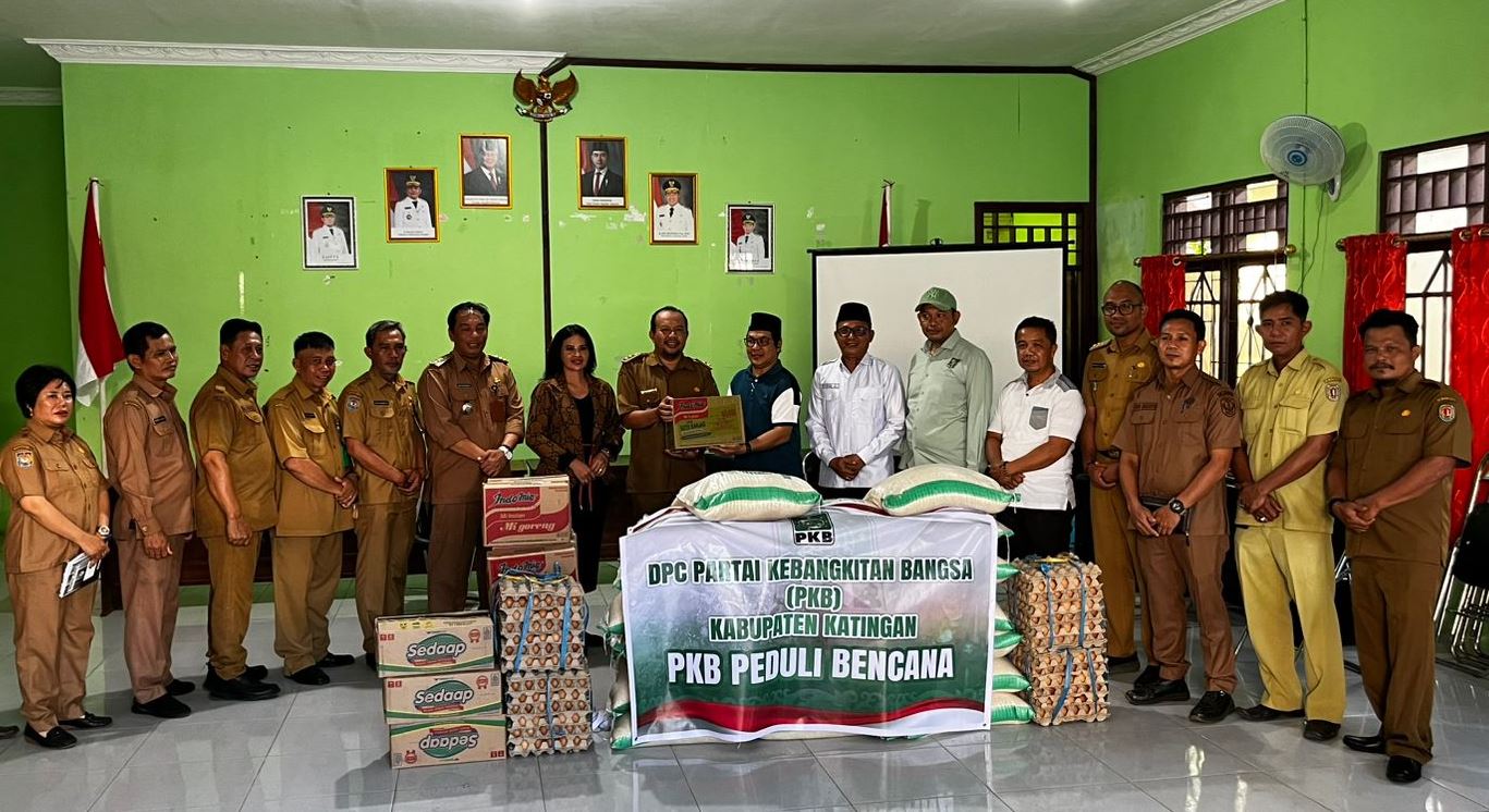 DPC dan Fraksi PKB Katingan Bantu Korban Kebakaran Pasar Kasongan
