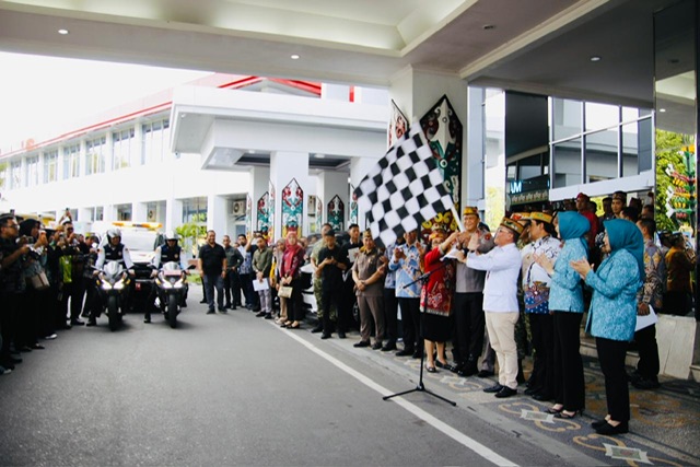 Gubernur Kalteng Lepas Bantuan untuk 300 KK Se-Kalteng