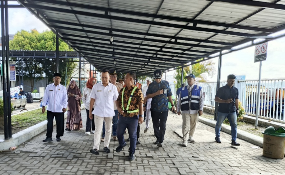 Komisi A Monitoring Arus Mudik Lebaran di Pelabuhan Kumai