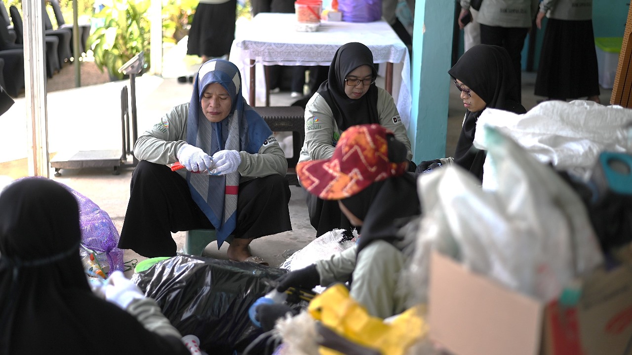 Bank Sampah Jolali Tumbuh Bersama PLN Peduli