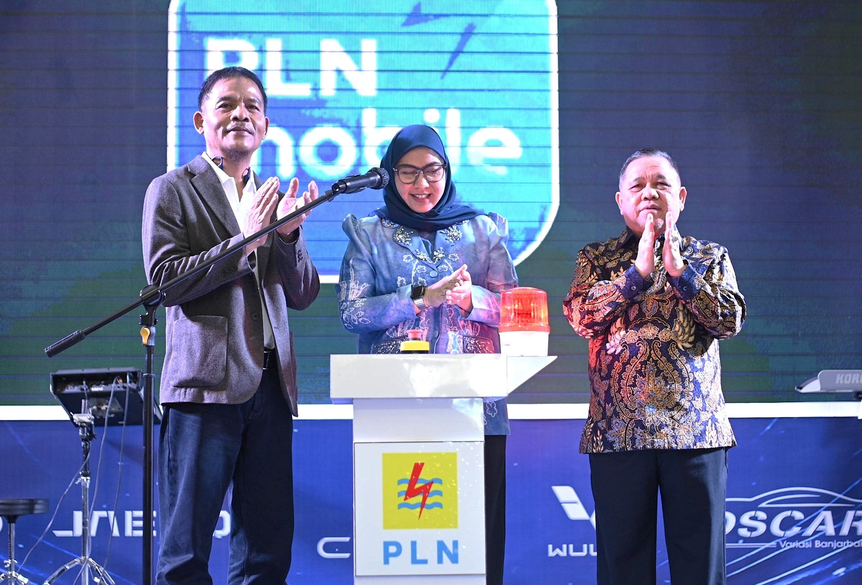 PLN dan Pemkot Banjarbaru Resmikan SPKLU UFC Pertama di Kalimantan