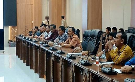 DPRD Barito Utara RDP Bahas Penanganan Jalan Kabupaten KM 30