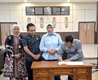 DPRD Barut dan Kanwil Kemenkum Kalteng Teken MoU Pembentuk Produk Hukum Daerah