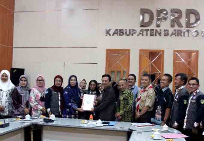Dewan Terima Kunjungan Kepsek dan Guru Se-Kabupaten Barito Utara