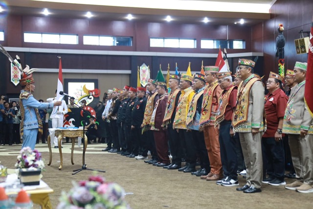 Gubernur Lantik Pengurus DAD dan Batamad Se-Kalteng
