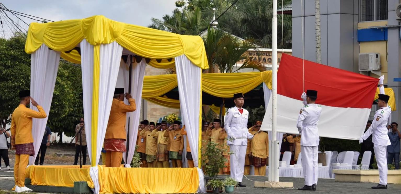 Momen Hardiknas, Pemkab Kobar Dorong Peningkatan Kualitas Pendidikan