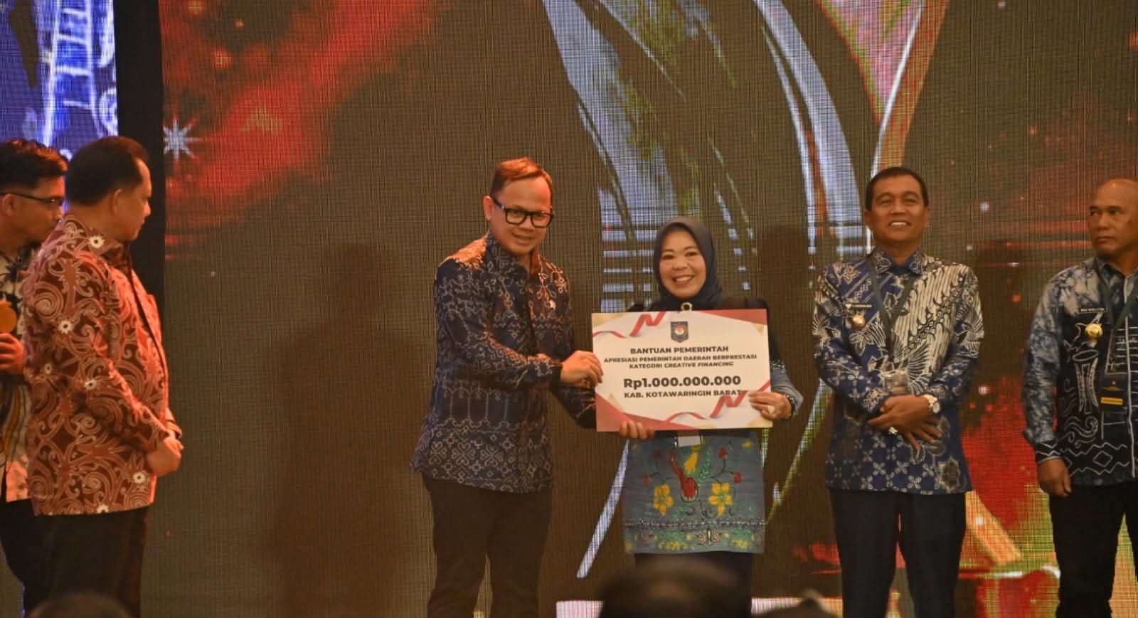 Pemkab Kobar Raih Penghargaan Creative Financing dari Kemendagri