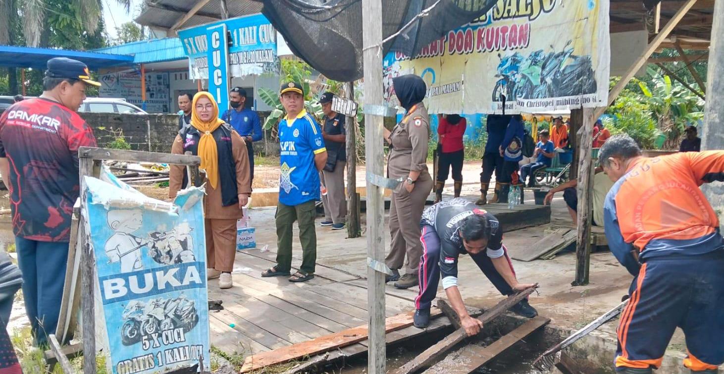 Cegah Banjir, Wakil Bupati Kotim Ajak Warga Jaga Kebersihan Drainase