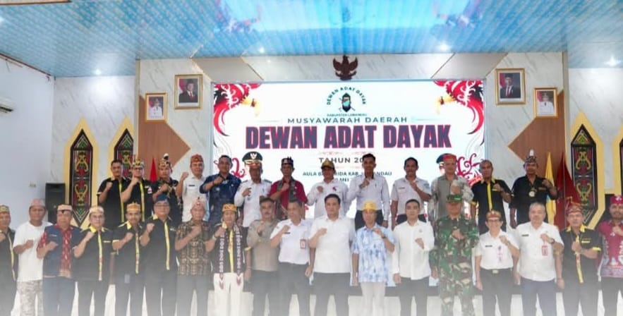 Bupati Rizky Buka Musda Dewan Adat Dayak Ke III Kabupaten Lamandau