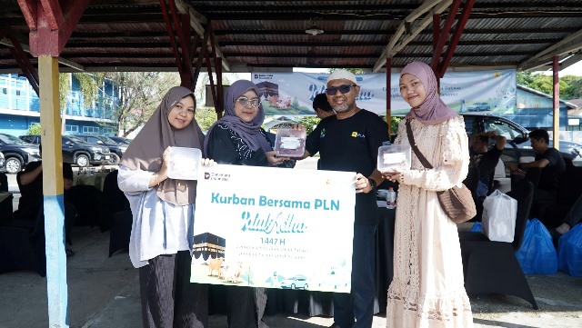 Momen Idul Adha, PLN Kalselteng Berbagi 3.288 Paket Daging Kurban
