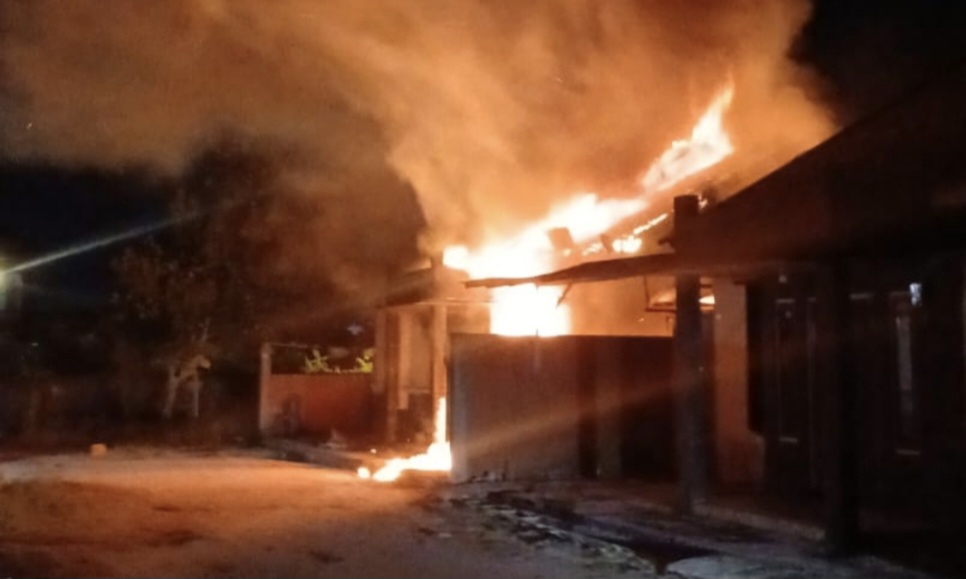 Rumah Warga Baamang Diamuk Jago Merah