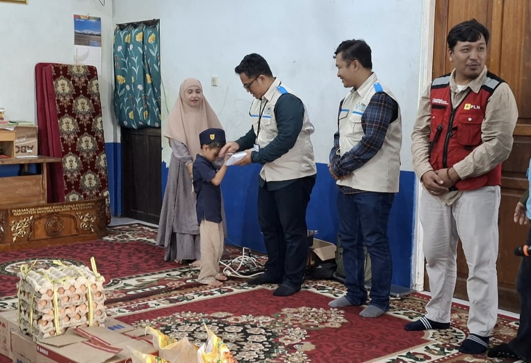 YBM PLN Tebar Kepedulian bagi Kaum Dhuafa Kuala Pembuang