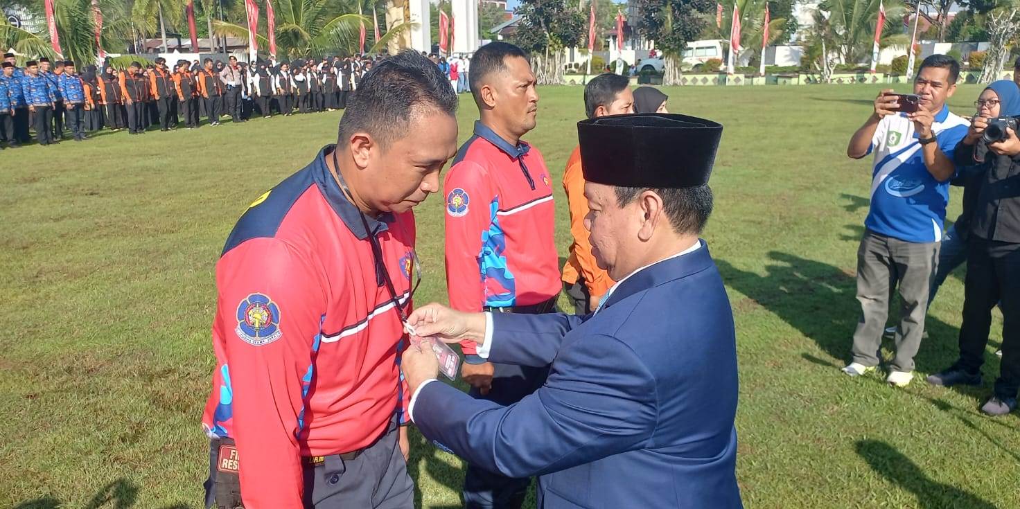 Bupati Kotim Kukuhkan Relawan Kebakaran MHU dan MHS