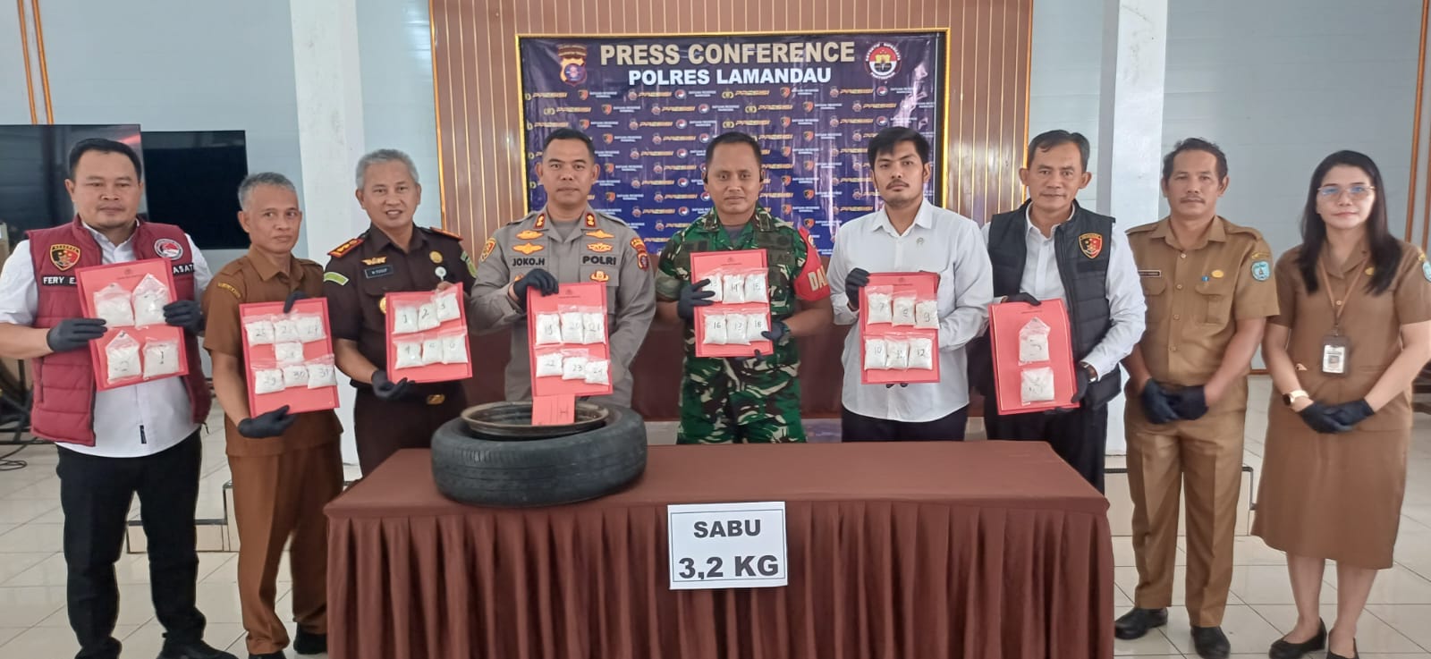 Tangkap 3 Kurir, Polres Lamandau Musnahkan Barbuk 3,2 Kg Sabu