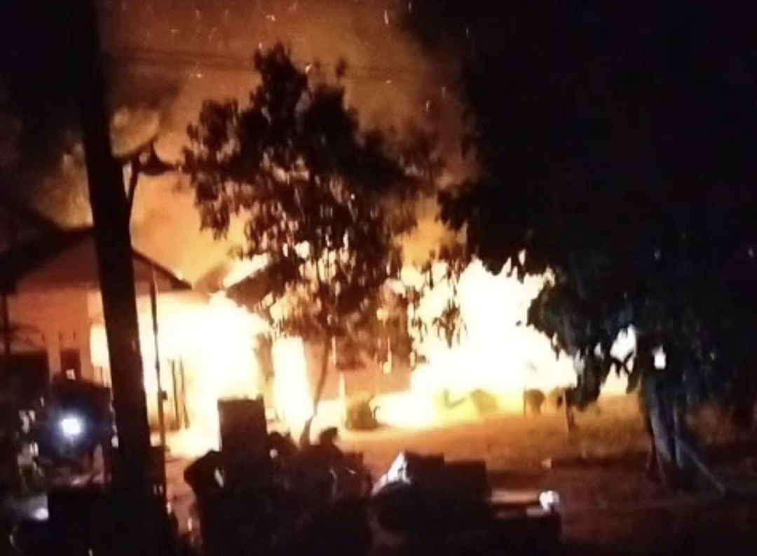 Rumah Warga Bajarum Kobes Berkobar