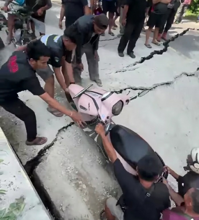 Gorong-gorong Ambruk, Ruas Jalan Trans Kalteng Putus