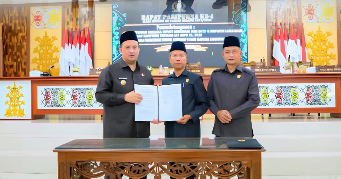 Bupati Lamandau Hadiri Rapat Paripurna DPRD Persetujuan Ranperda Pertanggungjawaban APBD 2025