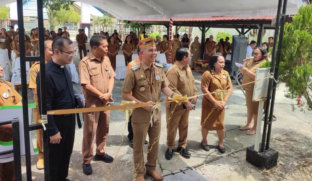 Bupati Gumas Resmikan Layanan Simanis Gadis di Disdikpora