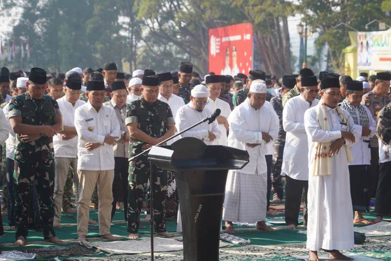 Gubernur Kalteng Ikuti Salat Istisqa dan Doa Bersama Warga Kobar