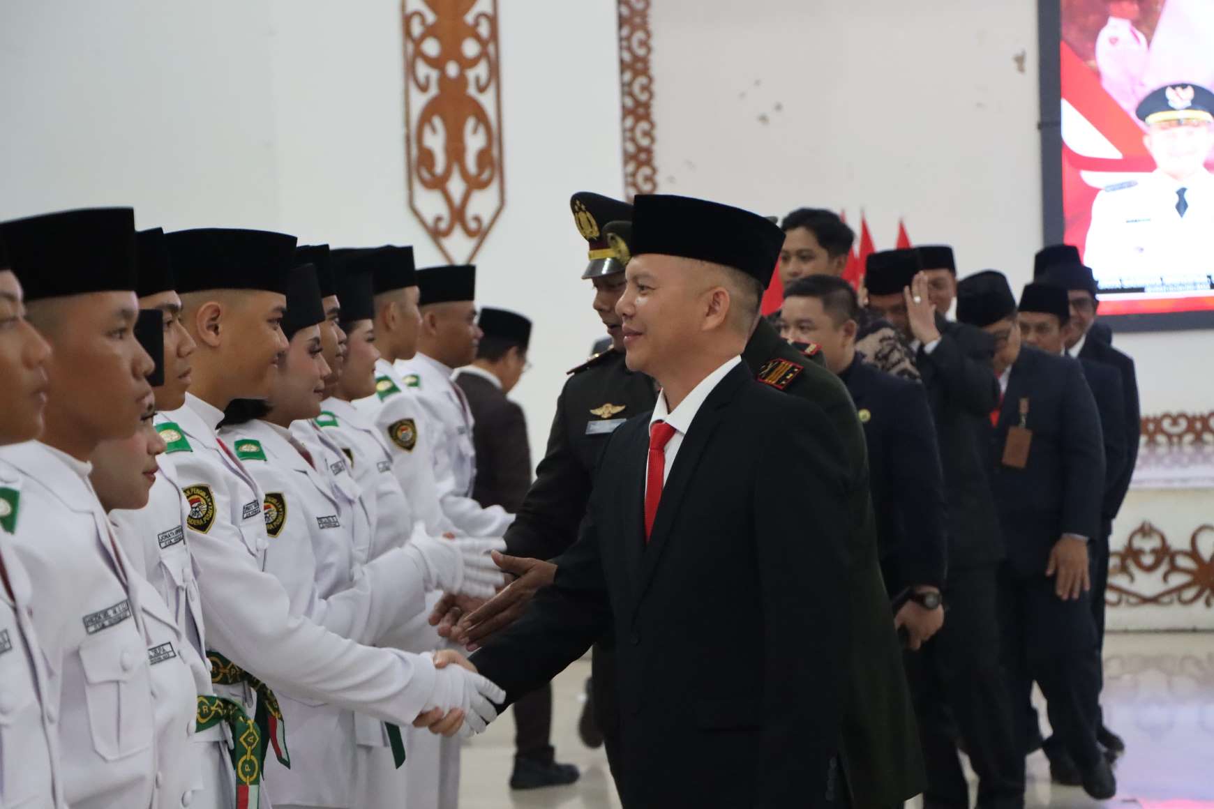 Bupati Gunung Mas Kukuhkan 55 Anggota Paskibraka
