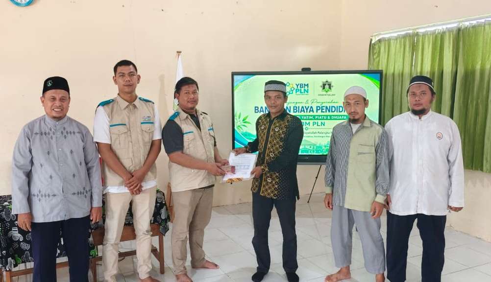 Peduli Pendidikan, YBM PLN Bantu 58 Santri Yatim dan Dhuafa di Palangka Raya