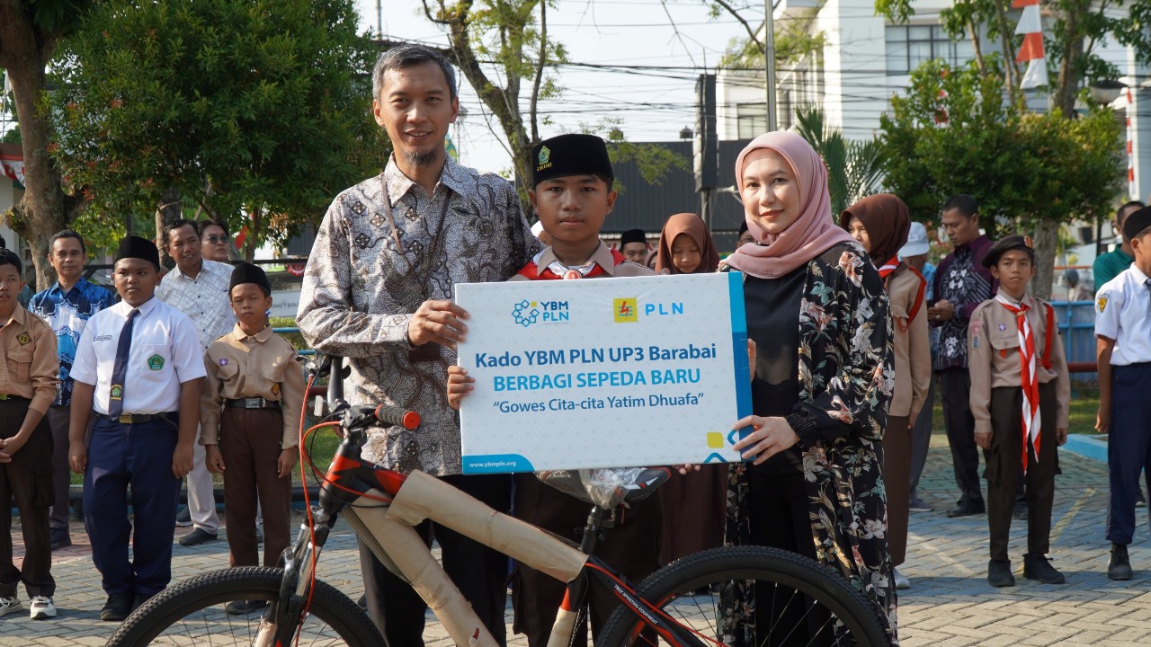 YBM PLN Salurkan 40 Sepeda untuk Dukung Pendidikan Anak di Banua Enam