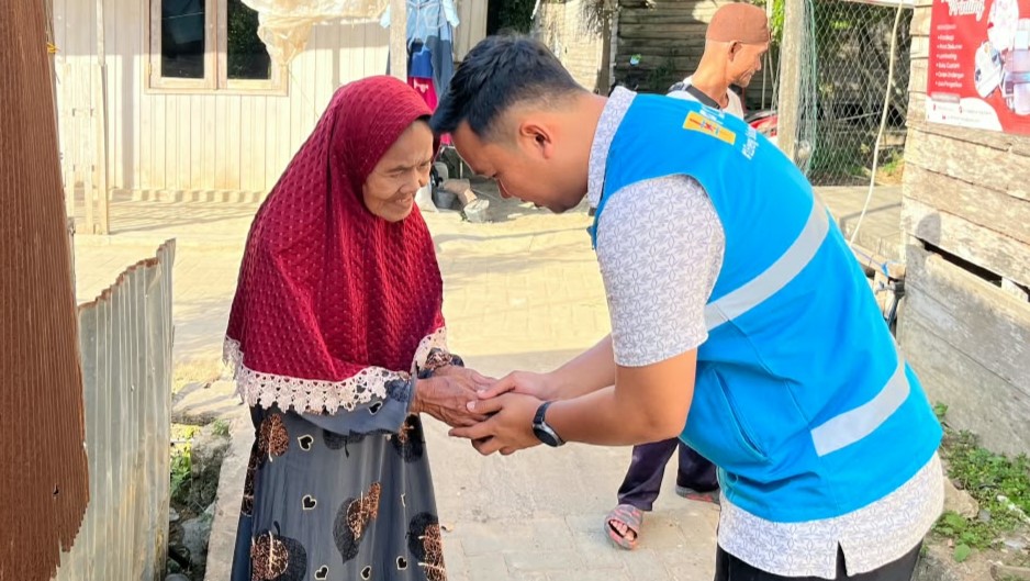 YBM PLN ULP Satui Santuni Lansia Dhuafa