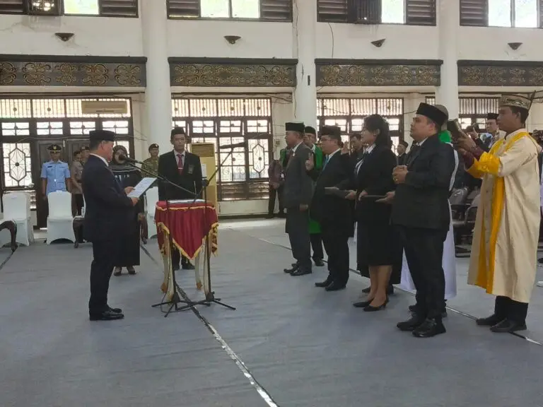 Bupati Kotim Lantik 104 Pejabat Eselon, Ini Daftarnya