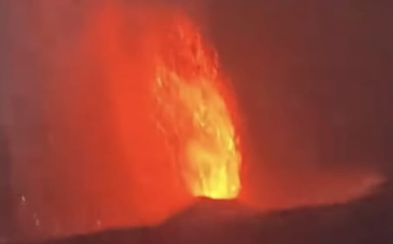 Anak Gunung Krakatau Erupsi, PVMBG Tetapkan Status Siaga