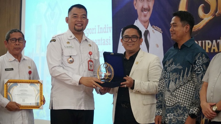 PLN Kalselteng Raih Terbaik III CSR Award Kabupaten Banjar 2026