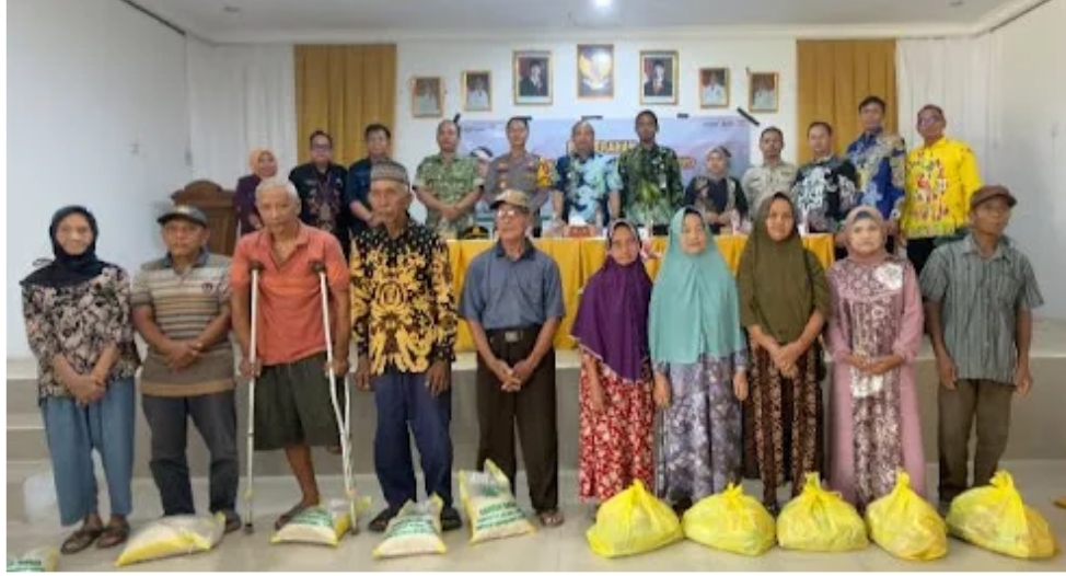Bupati Eddy Raya Pastikan Bansos dan Cadangan Pangan Barsel Tepat Sasaran