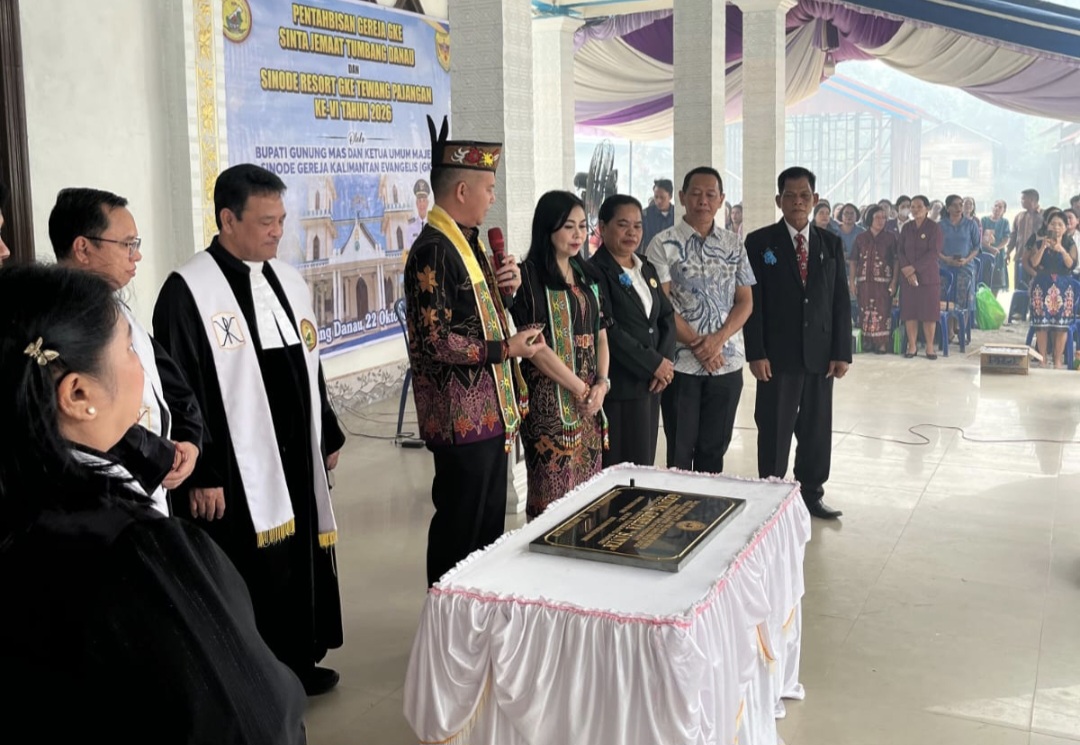 Bupati Gumas Resmikan Gereja GKE Sinta Tumbang Danau