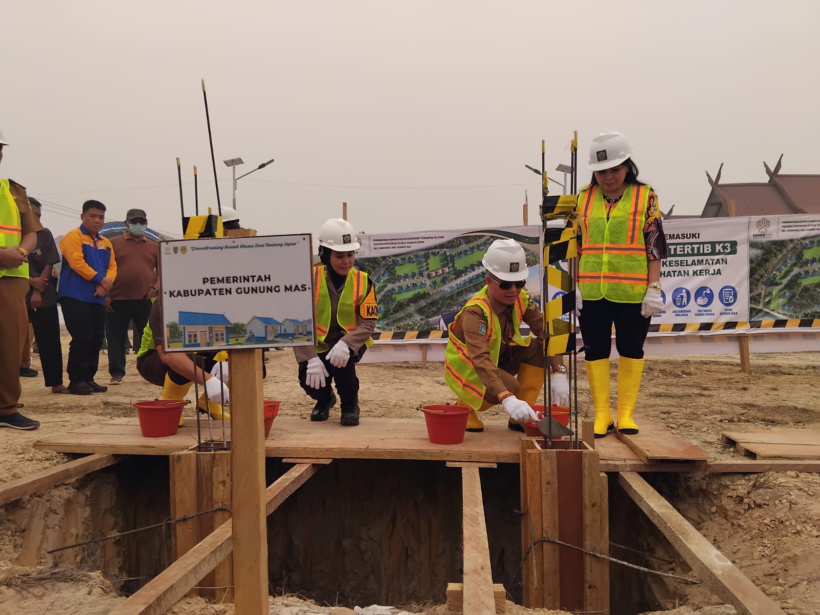 Pemkab Gumas Groundbreaking Pembangunan 50 Unit Rumsus di Sepan