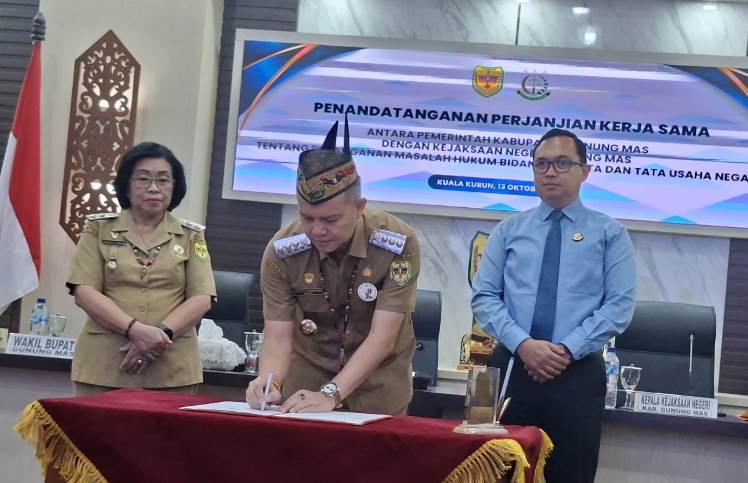 Pemkab Gumas dan Kejari Teken Kerja sama Penanganan Hukum